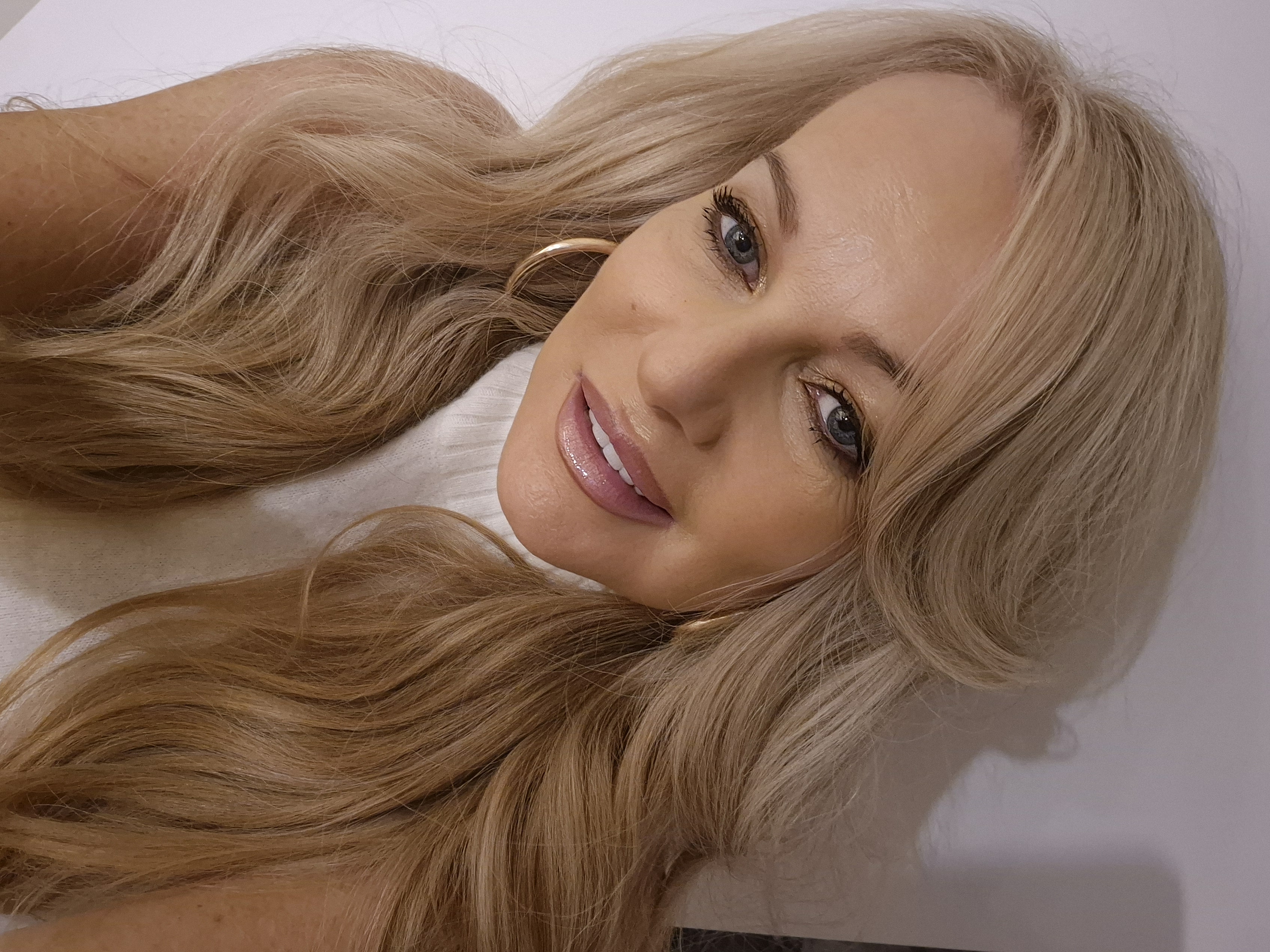 Joanne R.